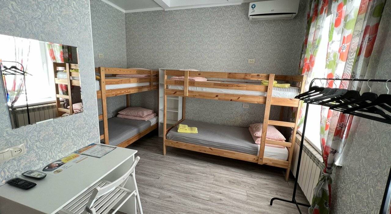 Кровать в женском 4-местном номере №2 (удобства на этаже)